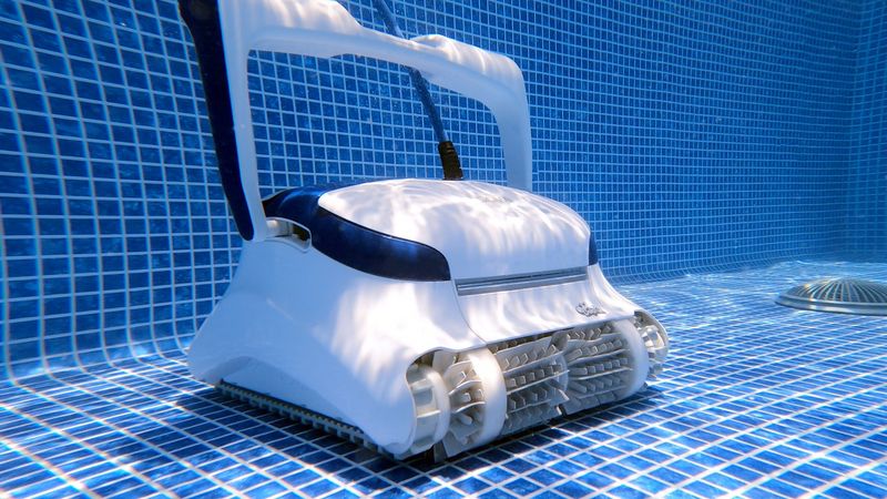 Best Robotic Pool Cleaners for Fiberglass Pools (Tested & Reviewed)
