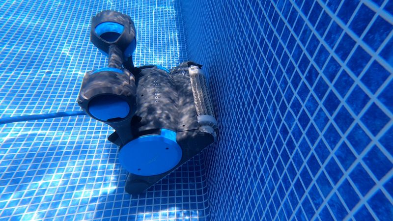 Top 5 Best Robotic Pool Cleaners