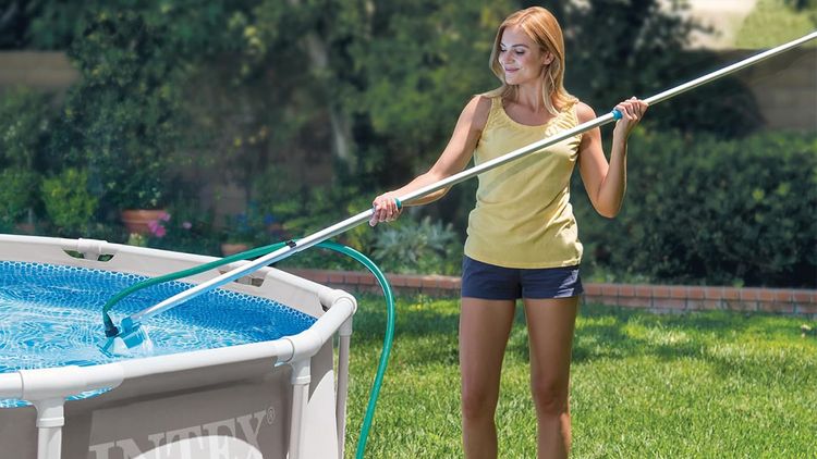 Cleaning the Intex Ultra XTR