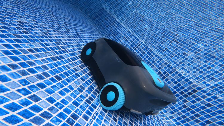 Aiper Scuba E1 is for flat pools only