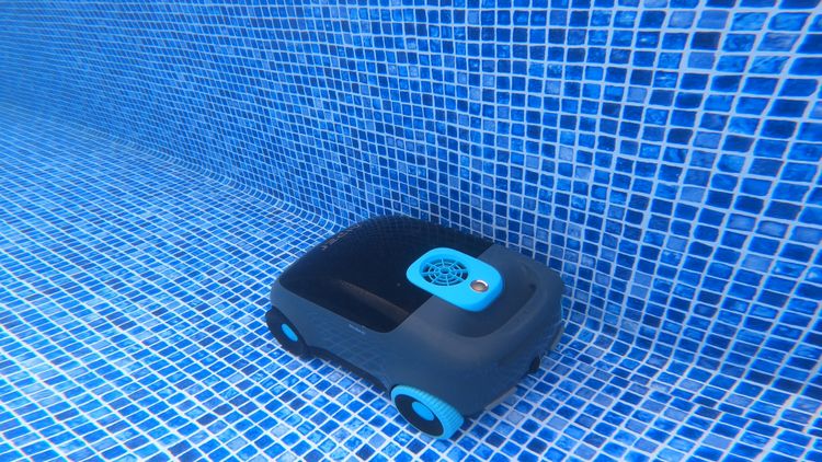 The Scuba E1 is floor-only and meant for small pools