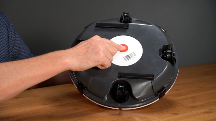 To turn on and charge, flip the Seagull 600 over