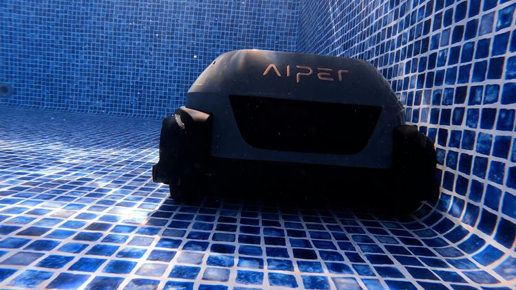 The Aiper Seagull Plus bounces back and forth off of the walls