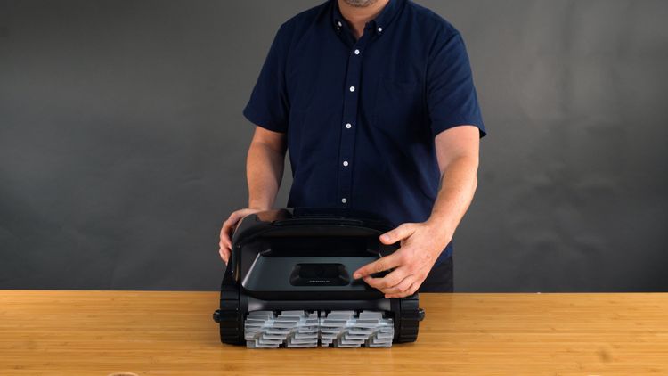 The Beatbot AquaSense 2 Pro front view