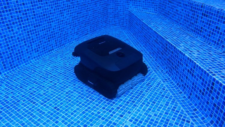 The robot moving through the pool