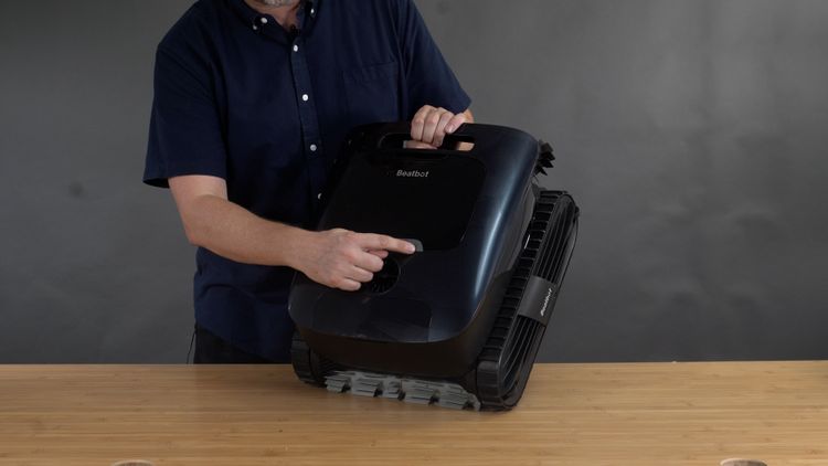 The control buttons on the AquaSense 2 Ultra
