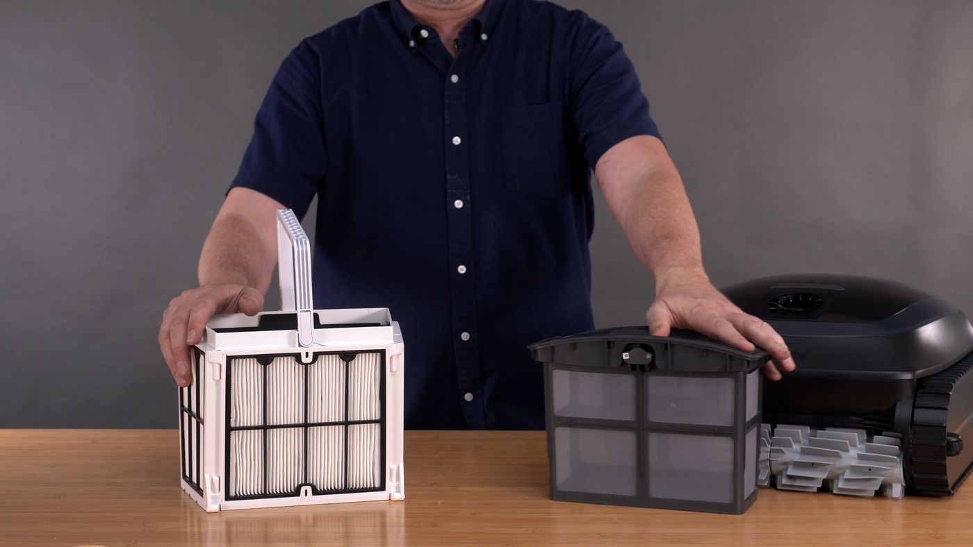 The Dolphin Quantum's NanoFilter (left) vs Beatbot AquaSense 2 Filter (right)