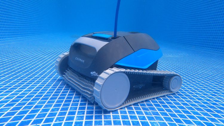 The Dolphin Cayman adds a Weekly Smart Timer and NanoFilters over the Sora 10
