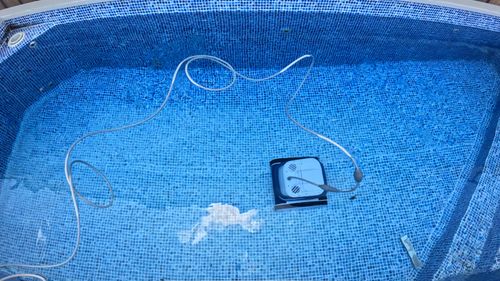 Clear UV pool cleaner testing