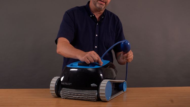The base CC's 50-foot cable has no anti-tangle swivel