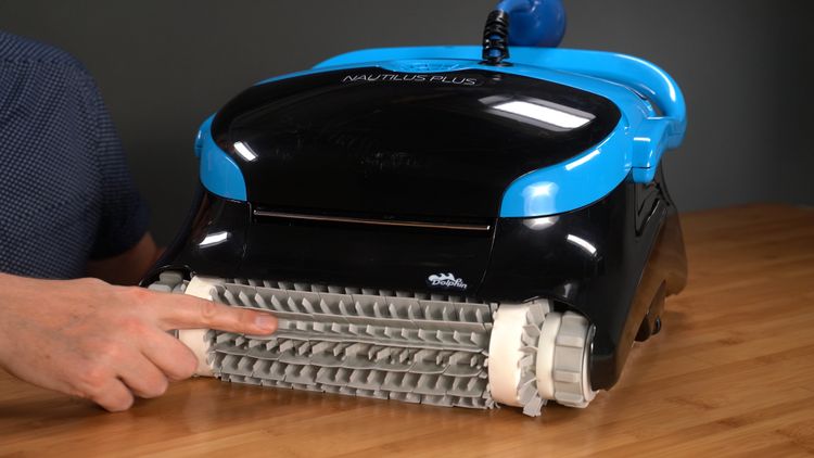 The CC Plus uses a standard passive brush