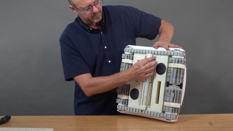 Aligning the center roller with the Dolphin Sigma underside channel