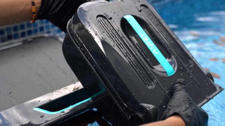 Aiper Surfer S2's filter basket out of water