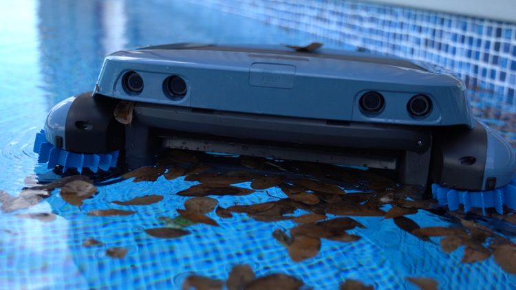 The Beatbot iSkim Ultra is a solid choice, but is overprice in comparison to some of my favorite pool cleaners