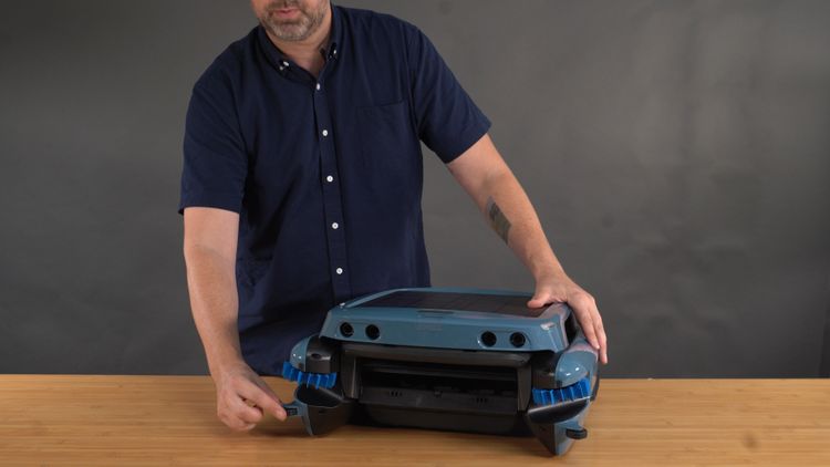Between the bumpers and anti-stranding system, your iSkim won't get stuck