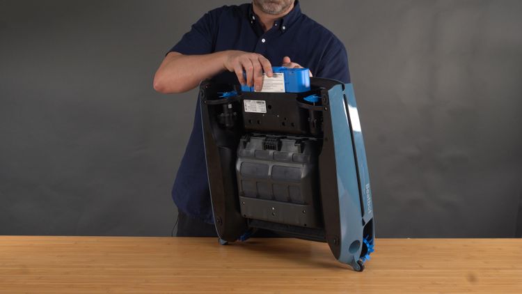 One of the standout features is the Beatbot iSkim Ultra's clarifier dispenser