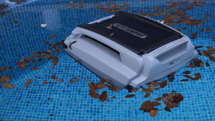 The solar panel can power the Betta SE Plus every day and all day.