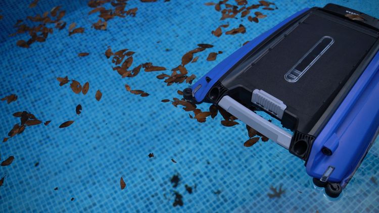 The Betta SE never needs to be recharged, thanks to its solar charging